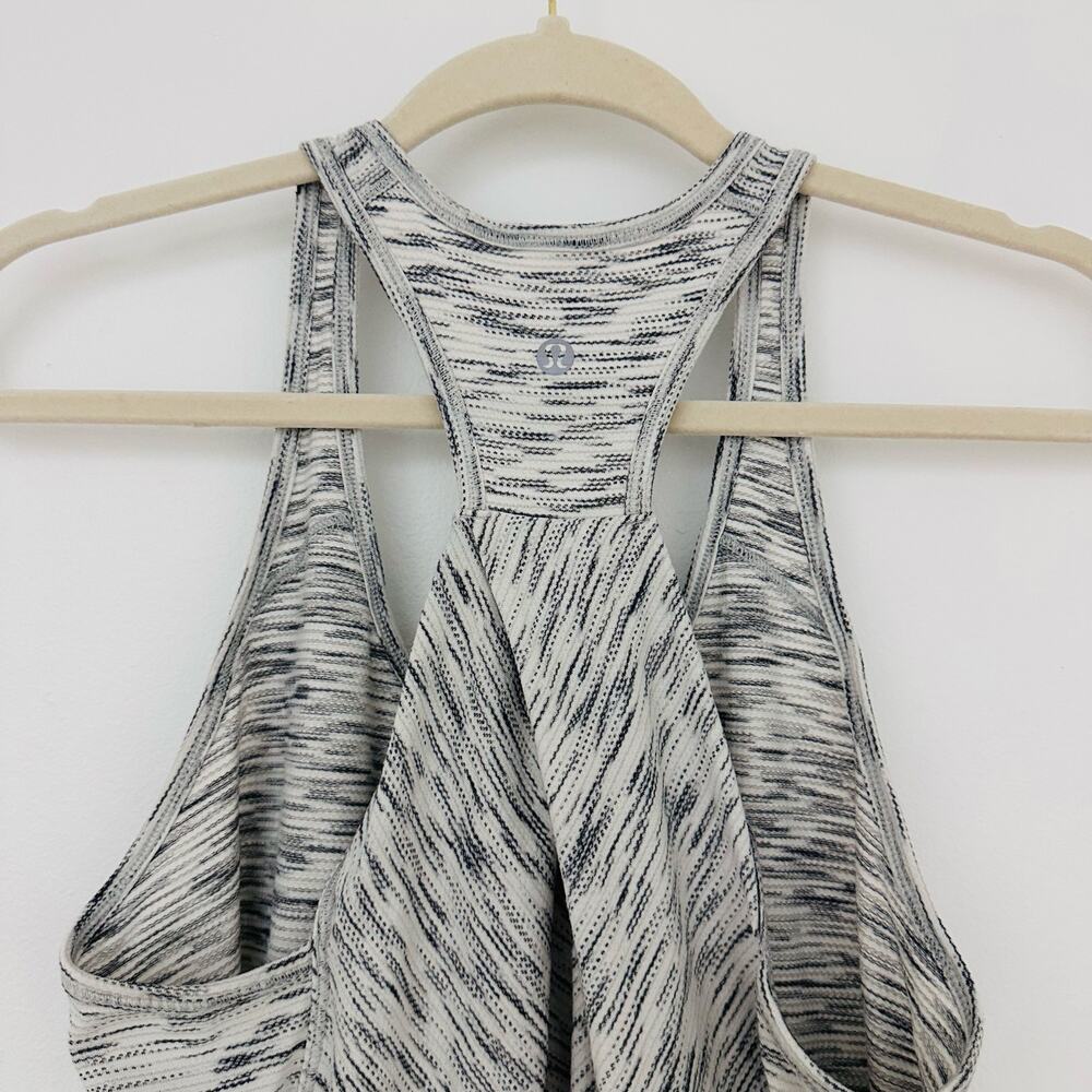 Lululemon Womens 6 Essential Tank Tiger Space Dye Black White Racer Back - Picture 5 of 5
